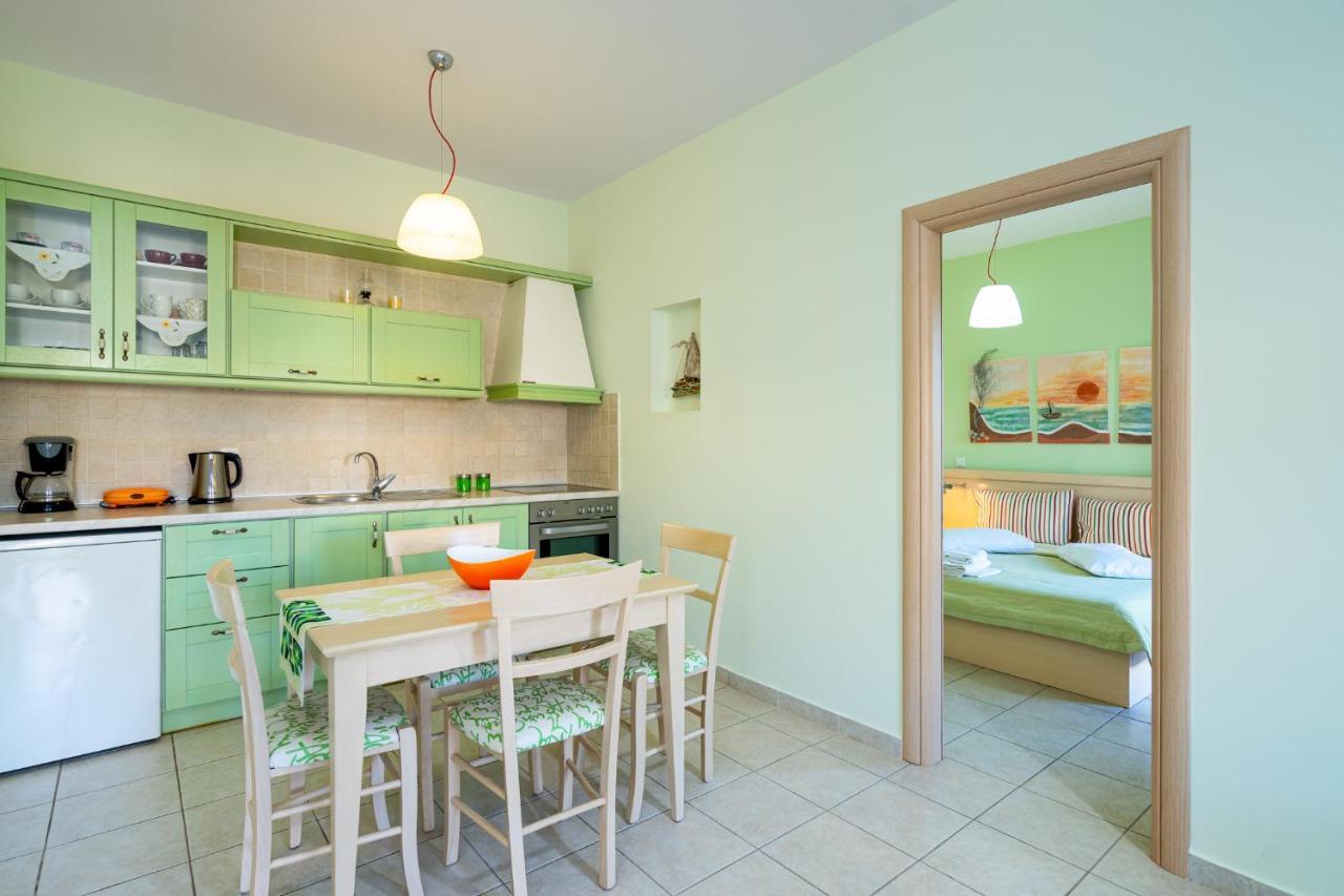 Georgia'S Apartments Kouremenos Beach Anevato Bagian luar foto